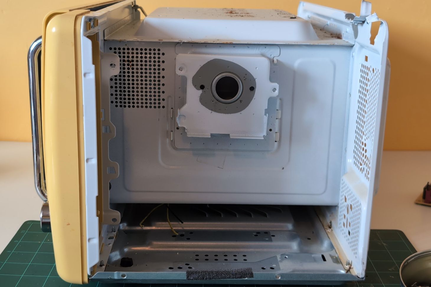 The empty microwave.