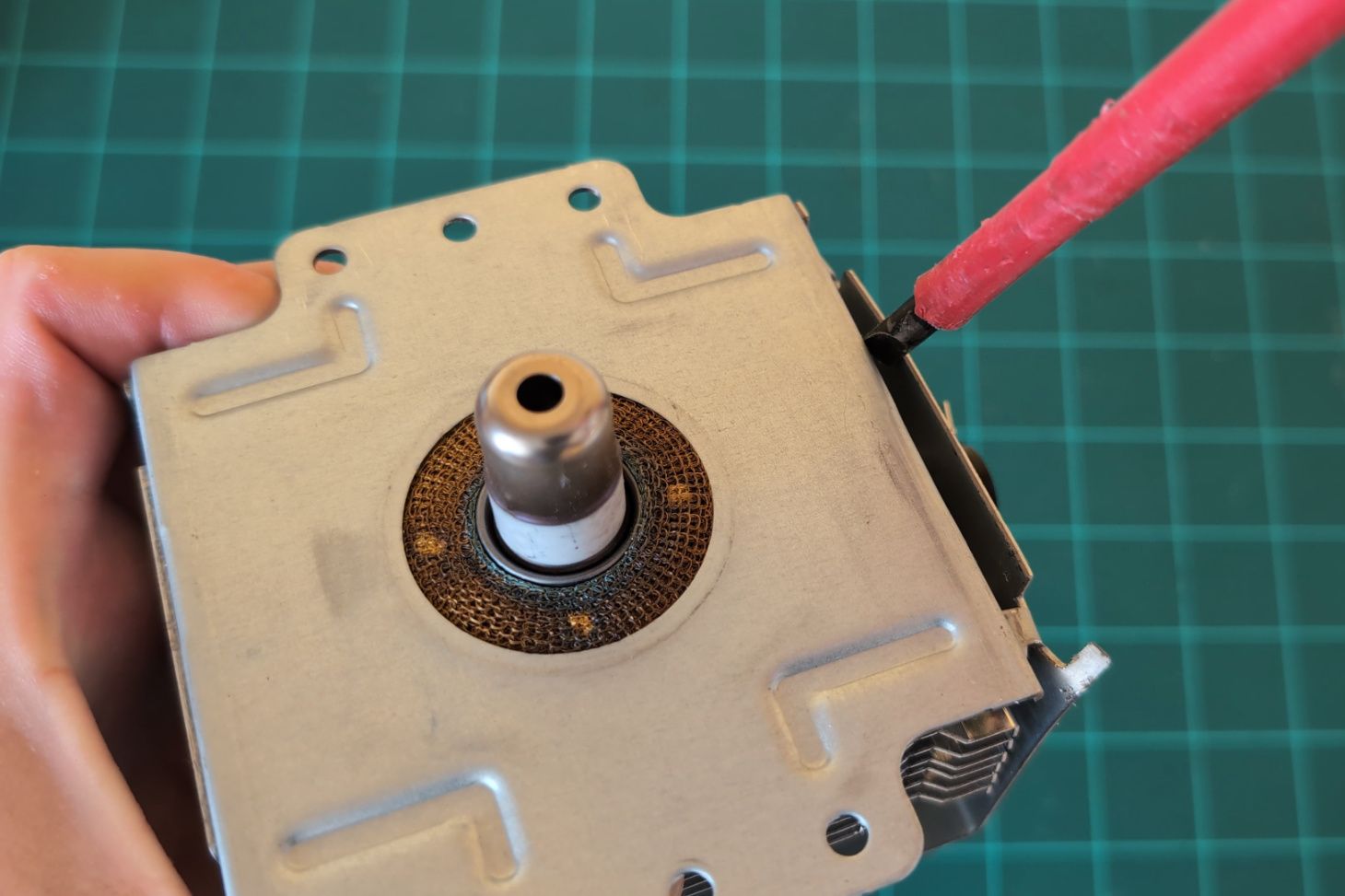 Levering the top plate free.